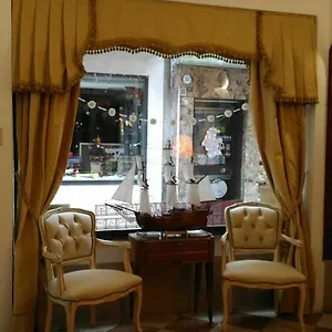 https://albergo-casa-peron.hotelinveneto.com